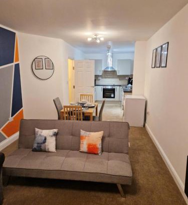 Wolverhampton Apartment | Contemporary Wolverhampton city apartment, free parking and wifi, perfect for contractors, near to i54 park and JLR