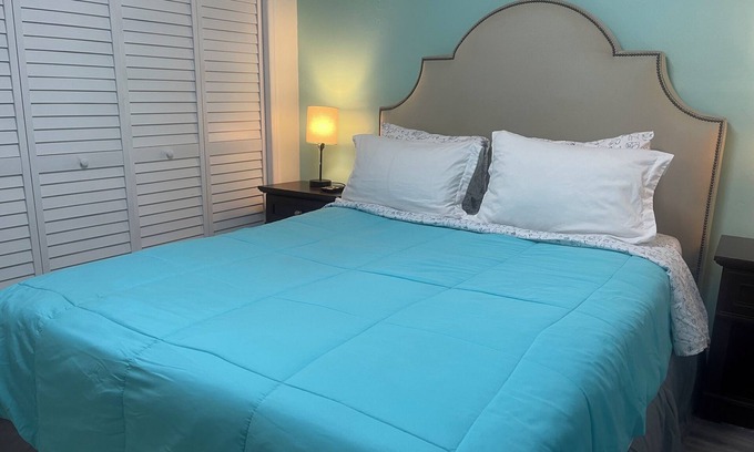 West Palm Beach Apartment | Convenient and Private Downtown 1BR Near Beach