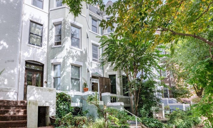 Adams Morgan Apartment | Convenient Apartment #1479