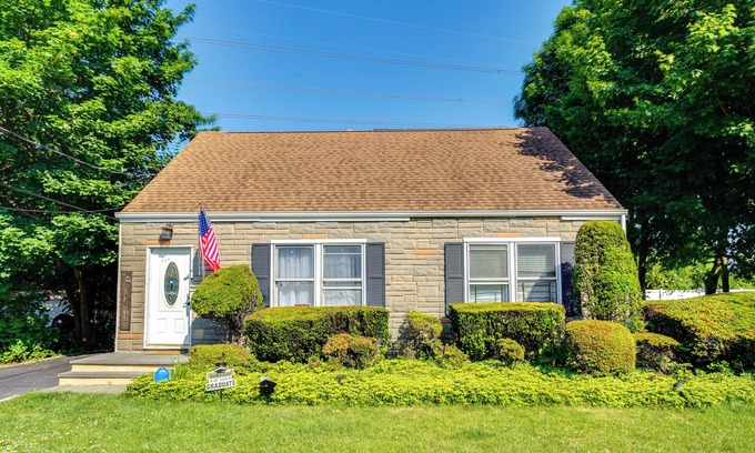 Northeast Yonkers Apartment | Convenient Apt: 2 Mi to Sprain Ridge Park!