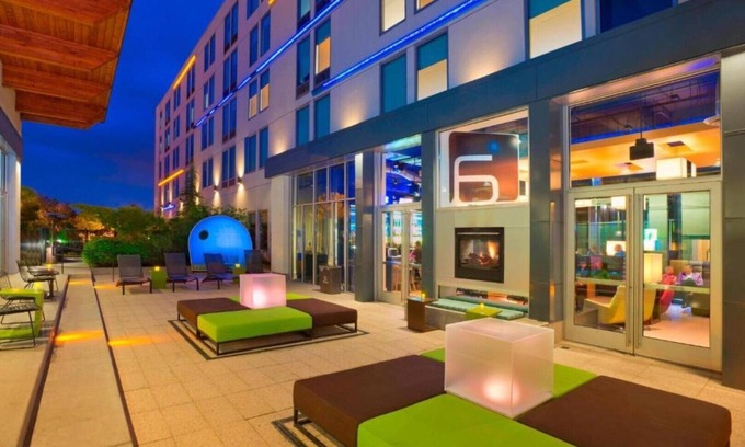 Portland House | Convenient Hotel Near PDX Airport