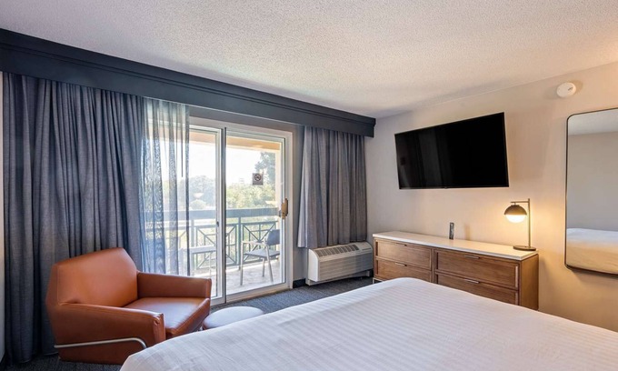 San Ramon House | Convenient Stay! 2 Contemporary Units, Swimming Pool, Pet-friendly, Free Parking