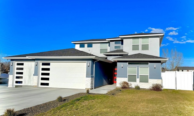 Boise House | Conveniently located modern home in Boise