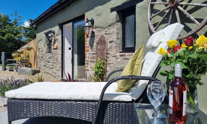 Felinwynt House | Converted Barn close to beaches & coastal path!