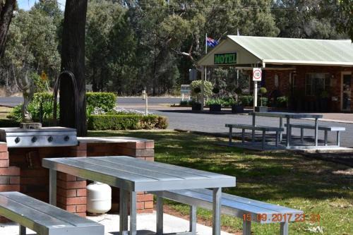 Gilgandra Hotel | Cooee Motel
