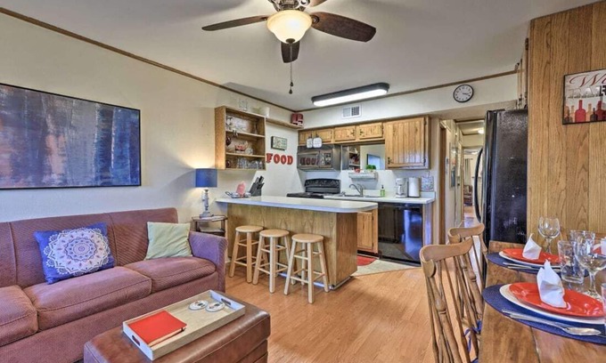 New Braunfels Condo | Cool Waterfront*COMAL*POOL*HTUB - WALK TO DWNTN - TUBES INCL