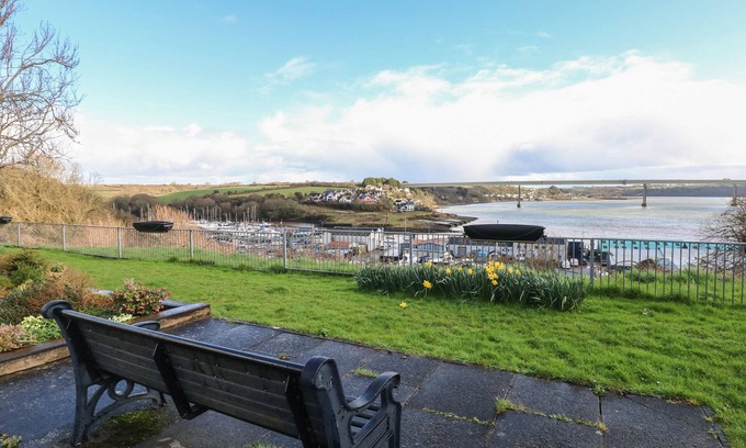 Neyland Cottage | COOPER COTTAGE, pet friendly, country holiday cottage in Neyland