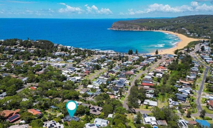 Copacabana House | Copa Beach Vista (Stunning Beach & Ocean Views, Walk to Beach)