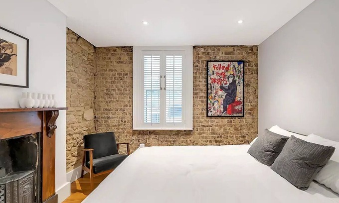 Surry Hills House | Copper Cottage: Renovated Historic sandstone terrace, steps from Hyde Park