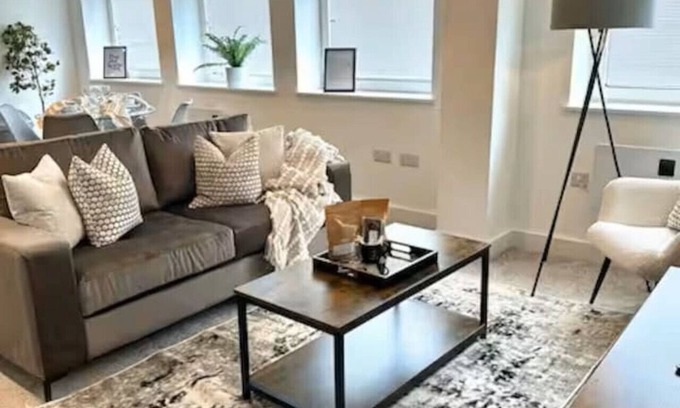 Waterloo Apartment | Copper Suite | 2Bed | Elegant | Free Parking