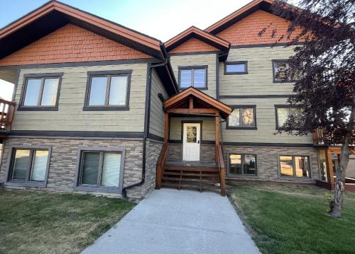 East Kootenay Apartment | Copperhorn by StayIn