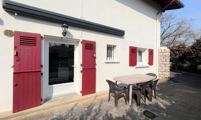 Cambo-les-Bains Apartment | Coquet T1 Bis avec Terrasse en Rez-de-Jardin, Cambo-les-Bains - FR-1-495-91