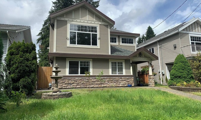 Coquitlam House | Coquitlam Centre Mall 2 Bed 1 Bath in a Shared House