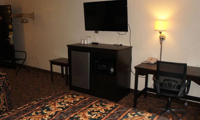 Waite Park House | Coratel Waite Park 2 Queen Bed NS