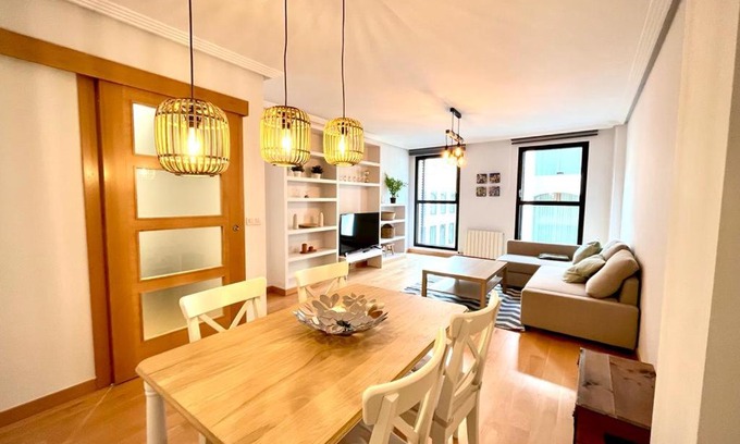 Burgos Apartment | Cordón 2 Centro histórico con Parking incluido ATUAIRE