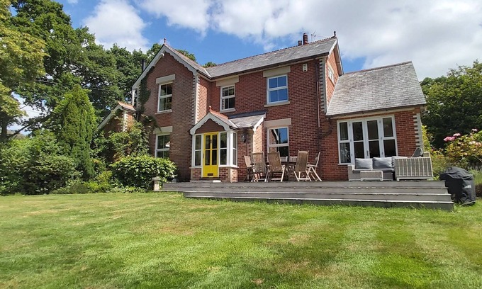 New Forest District House | Corner Cottage, idylic spot on edge of New Forest