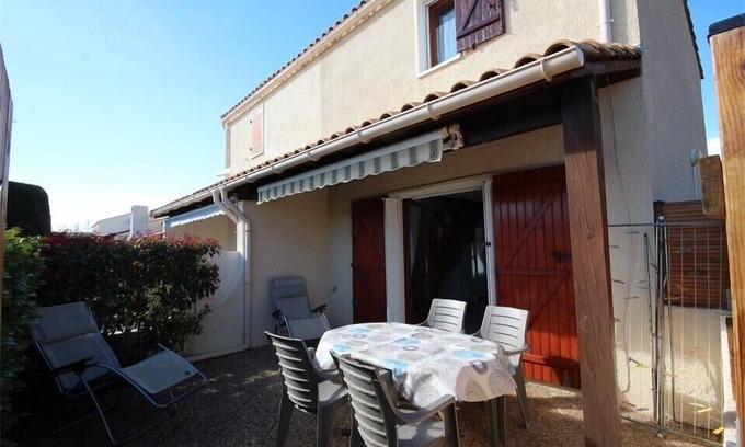 Portiragnes-Plage House | Corner house located in secured residence with pool, 2 bedrooms upstairs, WIFI, for 5 persons, at.