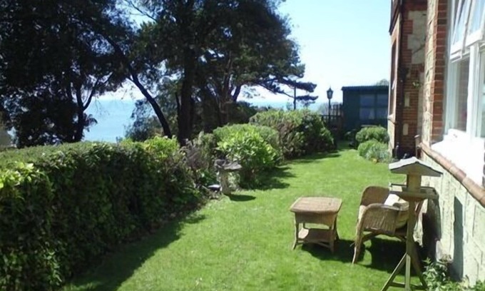 Ventnor House | Cornerways