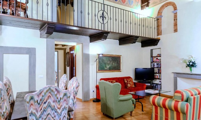 Duomo Apartment | Corno Florentine Apartment by 360Rentals
