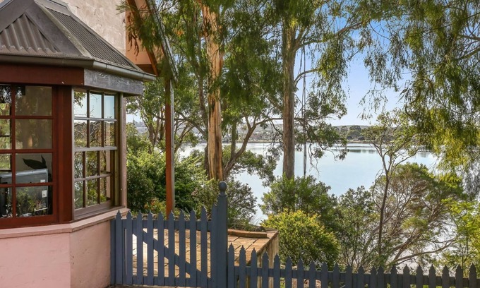 Merimbula House | Cornwall Cottage - Fantastic Lake View