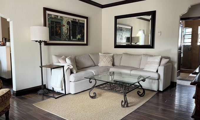 Coronado Condo | Coronado Beach Condo - centrally located to beach and town