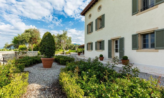 San Pietro in Cariano House | CORTE SAGGIN Charme Relais