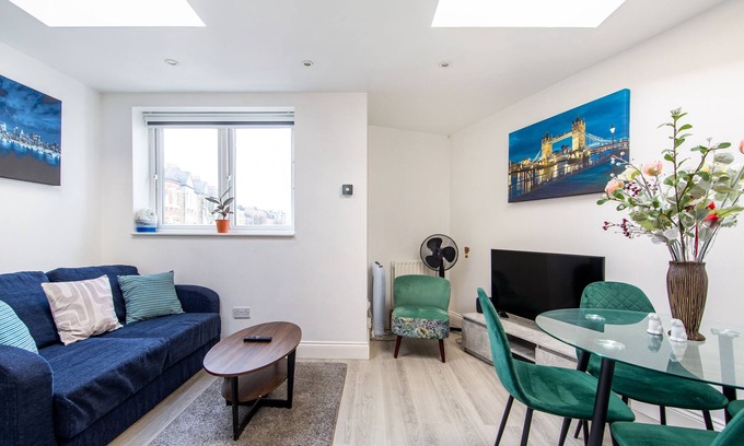 Balham Apartment | Cosy 1 bed flat Zone 2 Metro station close to central London with free Parking.