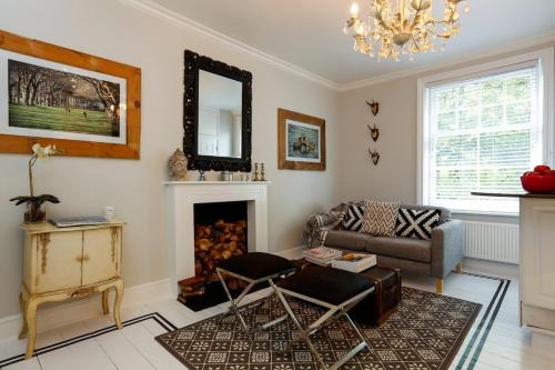 East Putney Apartment | Cosy 1BR Apt with Balcony, East Putney,2min Tube