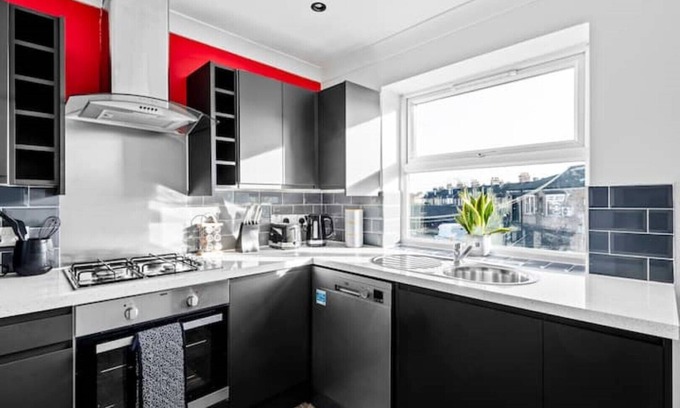 East Ham South Apartment | Cosy 2 Bedroom Flat in East Ham, Close to Excel