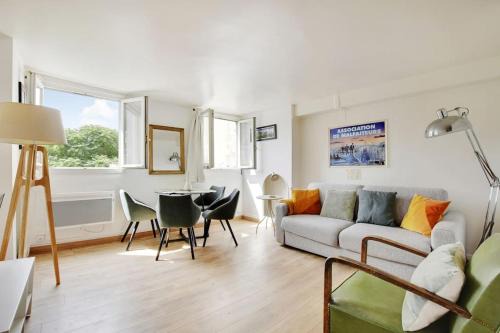 Quartier de l'Ecole-Militaire Apartment | COSY 2 pièces INVALIDES BON MARCHE