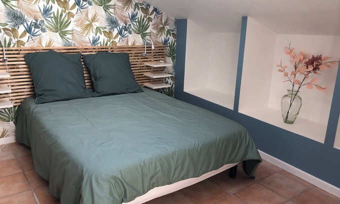 Martigues Apartment | COSY AIR-CONDITIONED T2 IN JONQUIERES