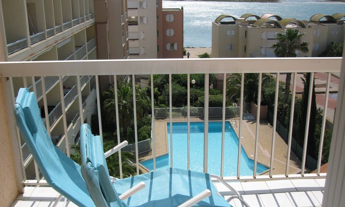 Port Rive Gauche Apartment | Cosy and clear apartment, sea view, swimming pool, 100m from the beach Grazel