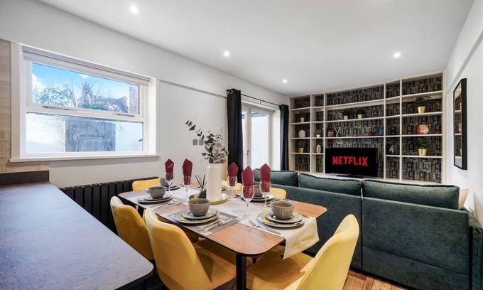 Thamesfield House | Cosy and Stunning Abode in London