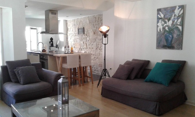 Avignon City Centre Apartment | Cosy and very quiet duplex. 4p. in the heart of the old town.