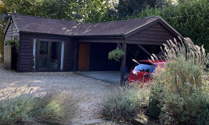 Winterborne Whitechurch Apartment | Cosy annexe ideally located in Dorset for nearby attractions.