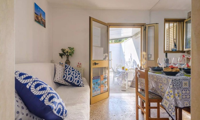 Torre Specchia Ruggeri House | Cosy apartment in villa for 5 people with WIFI, TV, panoramic view and parking, close to Lecce