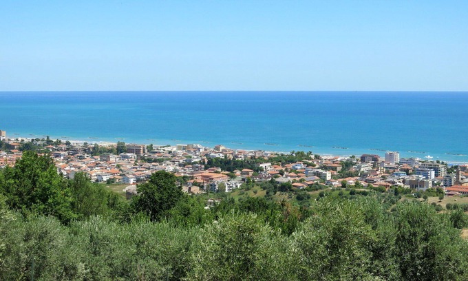 Cologna Spiaggia Villa | Cosy apartment in villa for 4 guests with A/C, WIFI and TV