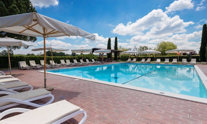 San Benedetto di Lugana Apartment | Cosy apartment for 5 people with pool, WIFI, A/C, TV and patio