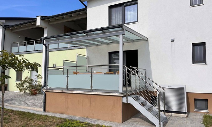 Donnerskirchen Apartment | Cosy apartment for 6 guests with WIFI, A/C, TV, terrace and pets allowed