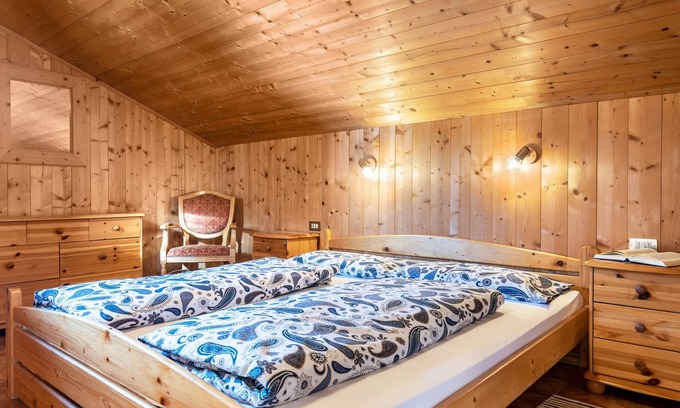 La Valle Apartment | Cosy Apartment "Confolia 1" with Wi-Fi and Mountain View