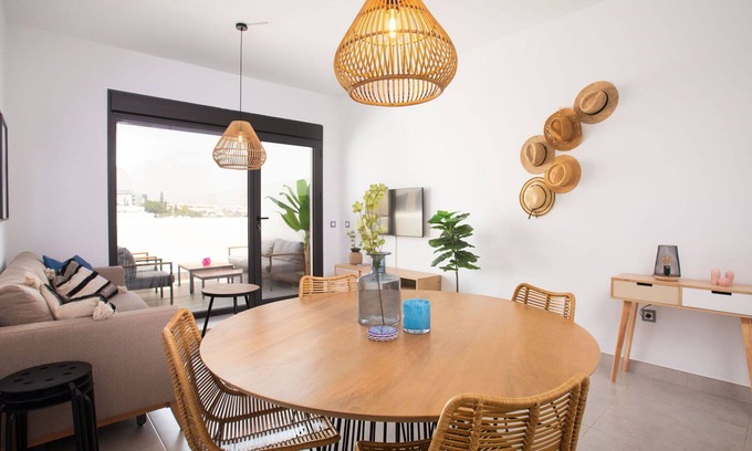 Torre del Mar Apartment | Cosy apartment for 4 guests with WIFI, pool, A/C and terrace