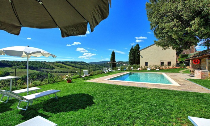 San Gimignano Apartment | Cosy apartment for 10 guests with pool, A/C, WIFI and panoramic view, close to San Gimignano