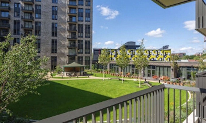 Preston Apartment | Cosy apartment for 2 guests with WIFI, TV and terrace