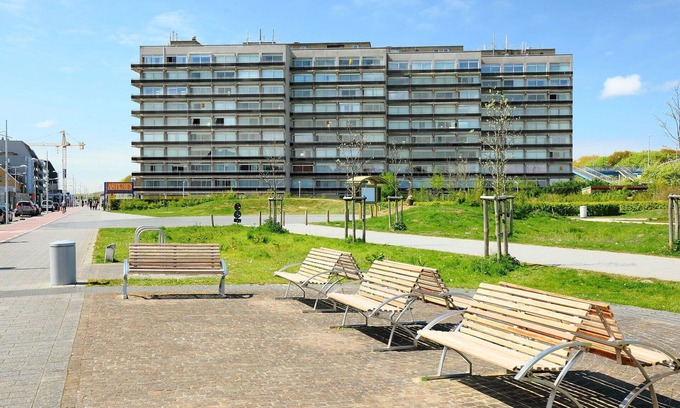 Bredene Apartment | Cosy apartment for 2 people with WIFI, TV, balcony and pets allowed