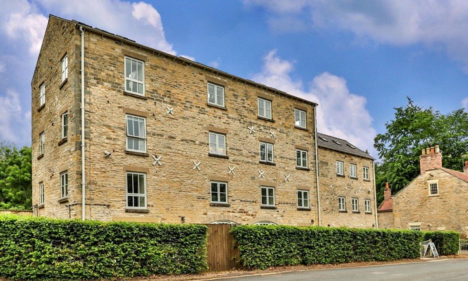 Thornton Dale Apartment | Cosy apartment for 4 people with WIFI and pets allowed