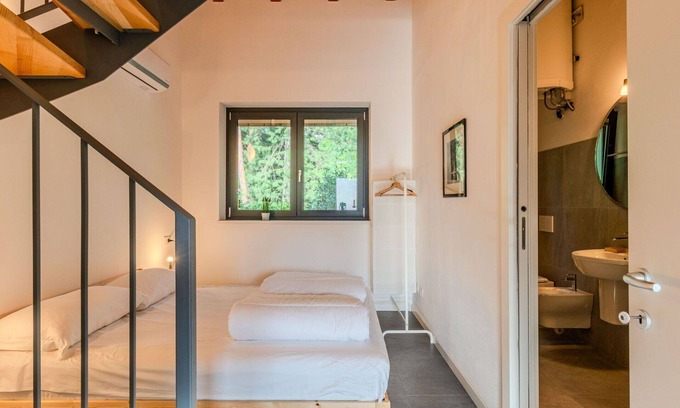 Dervio Apartment | Cosy apartment for 4 people with pool, WIFI, A/C, TV, patio and panoramic view