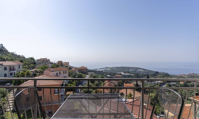 Terzorio Apartment | Cosy apartment for 6 people with A/C, WIFI, balcony and pets allowed