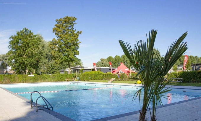 Dordtse Biesbosch Apartment | Cosy apartment for 6 guests with WIFI, TV, terrace and parking