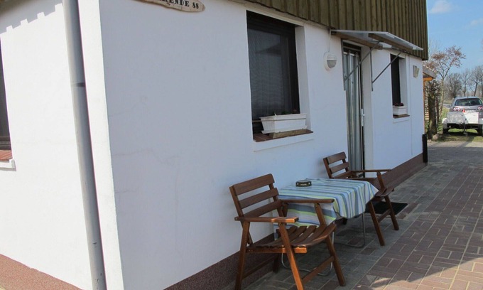 Neuenkirchen Apartment | Cosy apartment for 7 guests with WIFI, TV and pets allowed