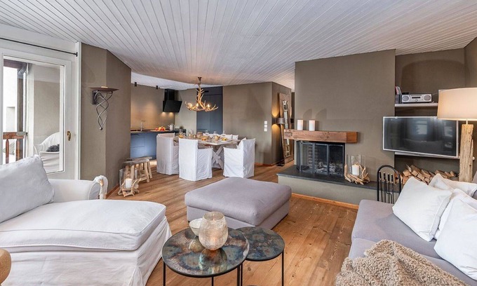 Lenzerheide Apartment | Cosy apartment for 4 guests with pool, TV, balcony and pets allowed